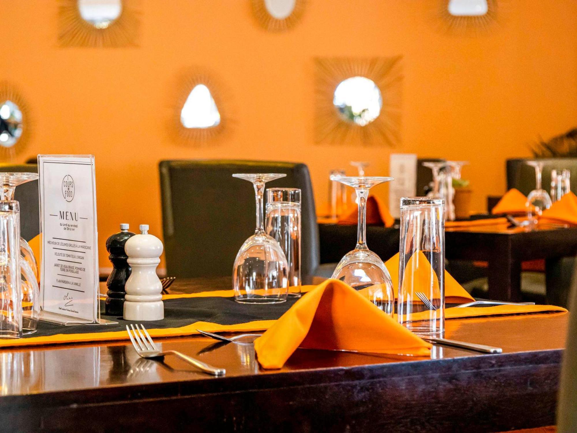 Hotel Pullman Lubumbashi Grand Karavia. Zewnętrze zdjęcie